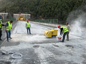 给公路铺“电热毯”你见过吗？郧十高速用上了这项黑科技